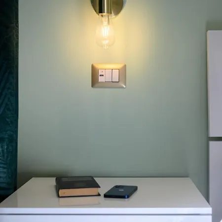 In Bed * Quarto (Naples)