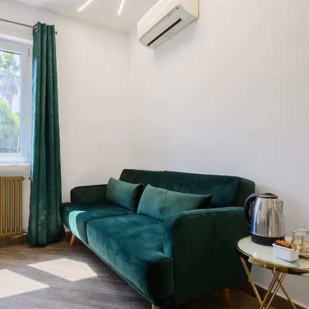 In Bed * Quarto (Naples)